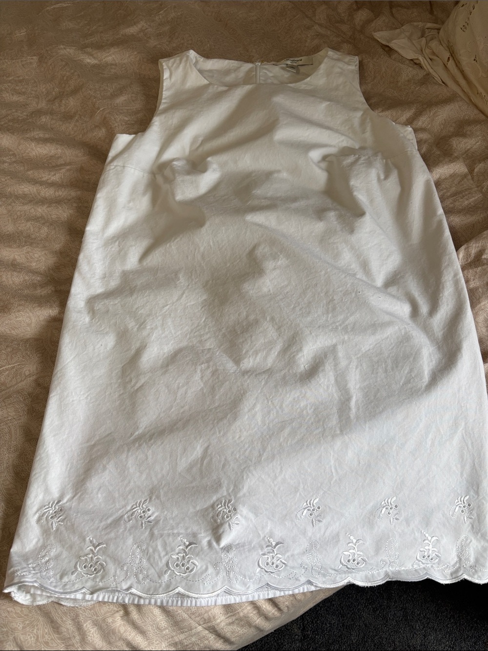 Liz Claiborne White Sleeveless Embroidered Hem Dress